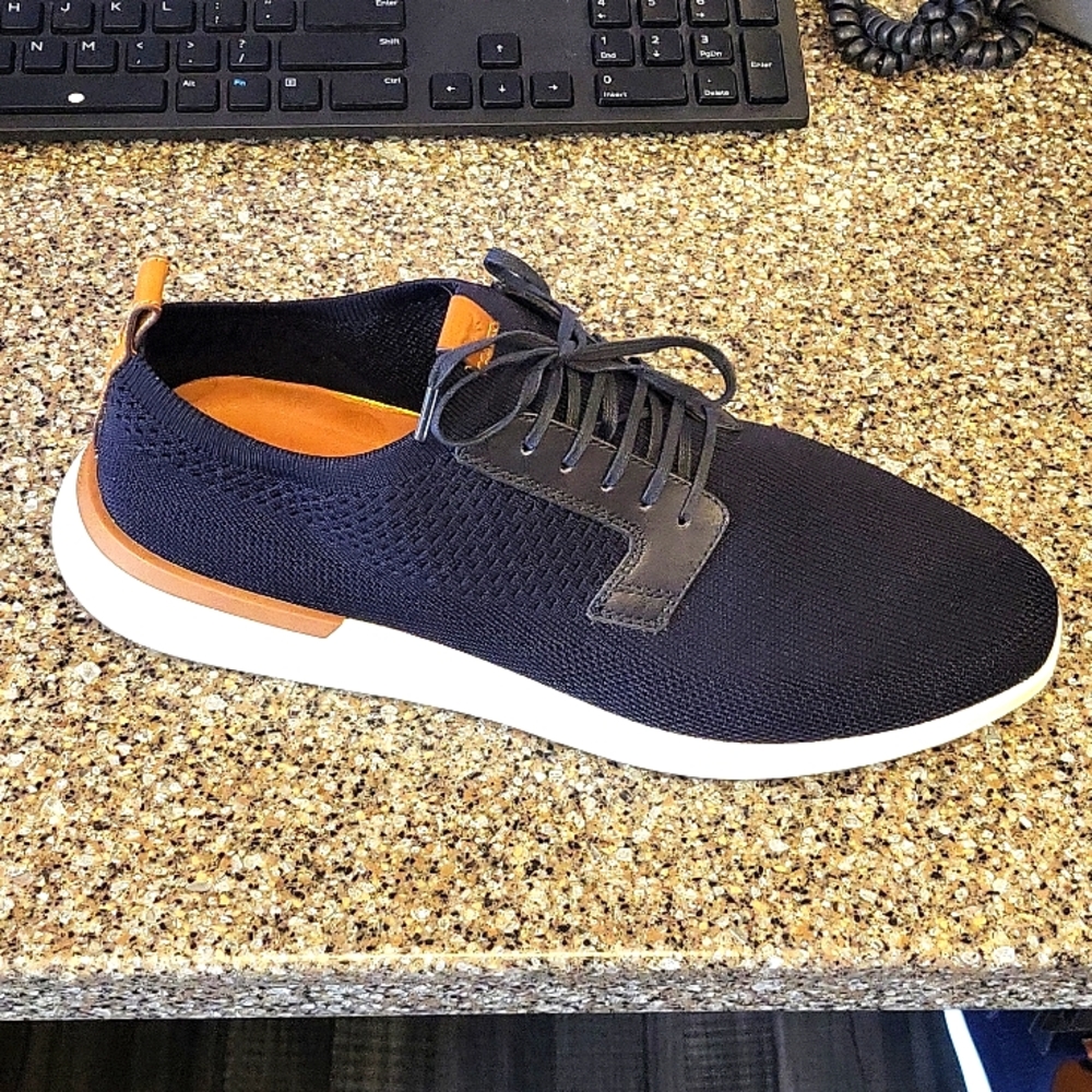 Wolf & Shepherd Shoes, Size 11